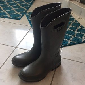Size 8 Women’s Bogs boots